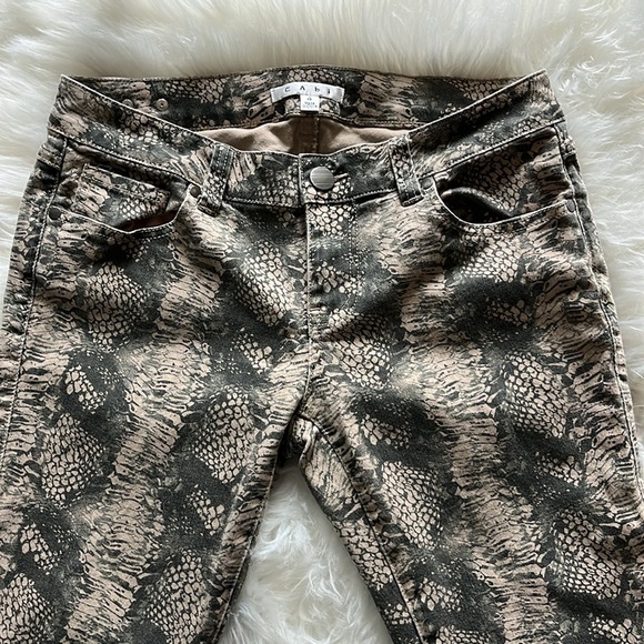 Cabi Snake Skin Print Pants Size 4 - Picture 2 of 9